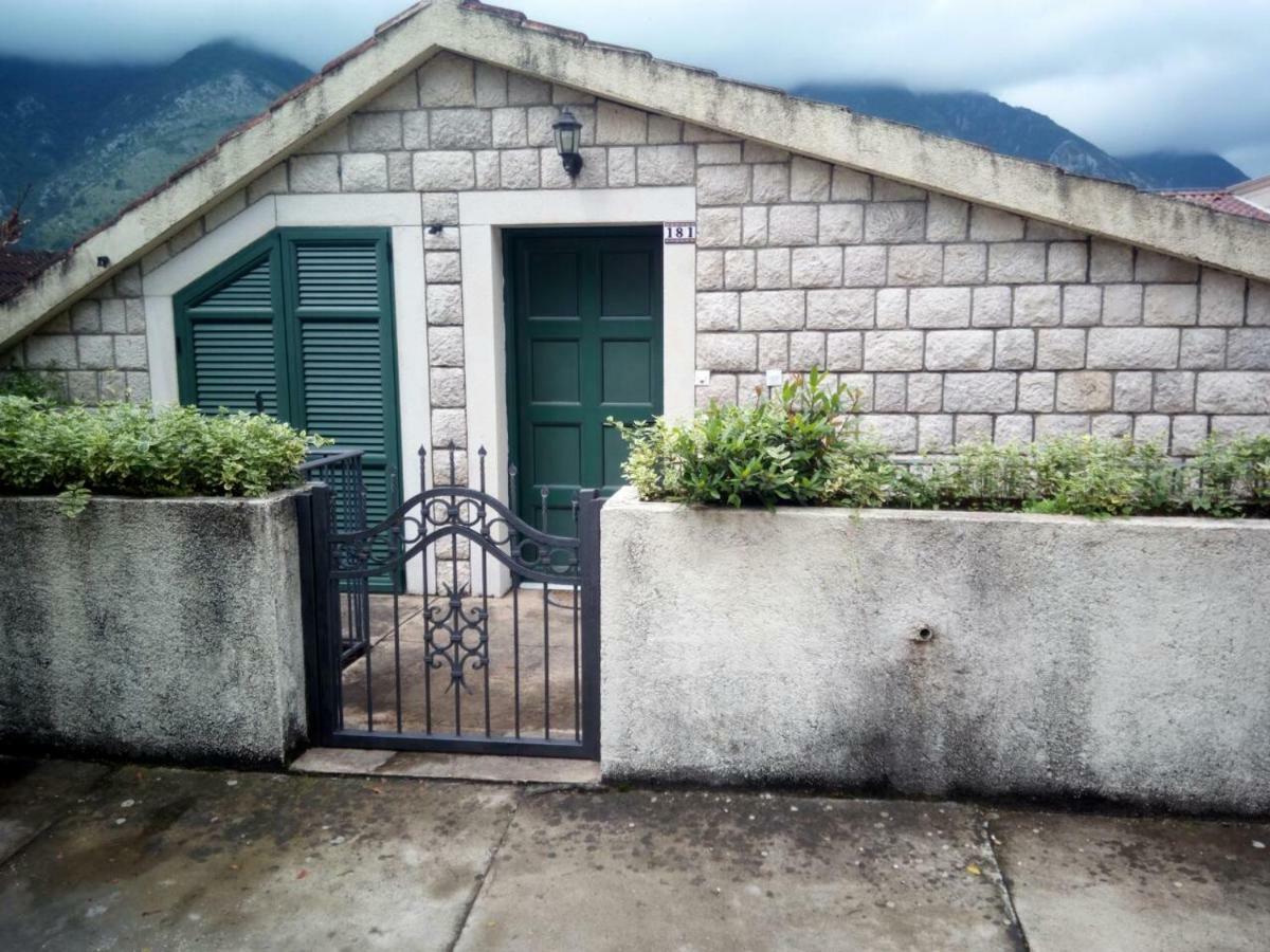 Apartmani Jasmina Kotor Luaran gambar